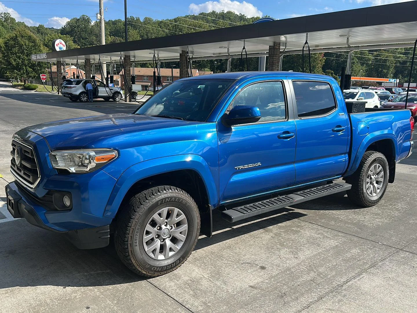 Used 2018 Blazing Blue Pearl Toyota SR5 image 1