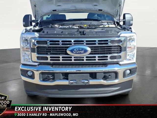 Used 2024  Ford XL image 23