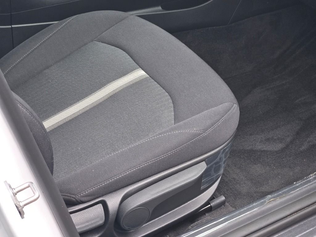 Used 2026 White Hyundai SE image 6