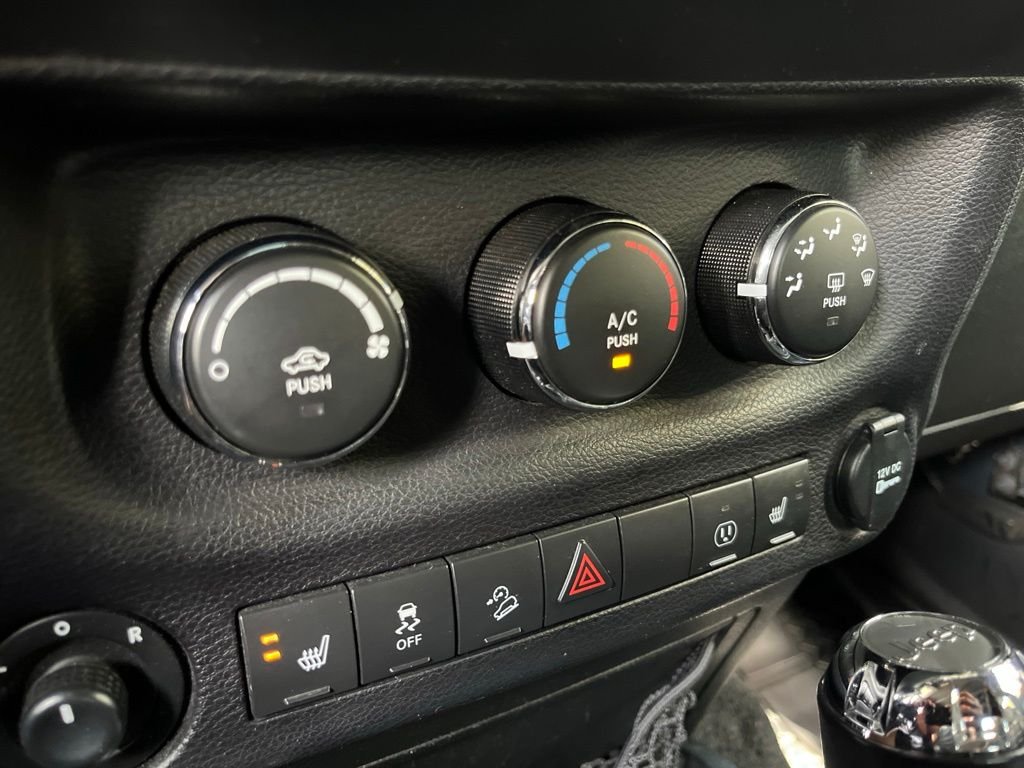 Used 2017 Rhino Clearcoat Jeep Unlimited Rubicon image 39