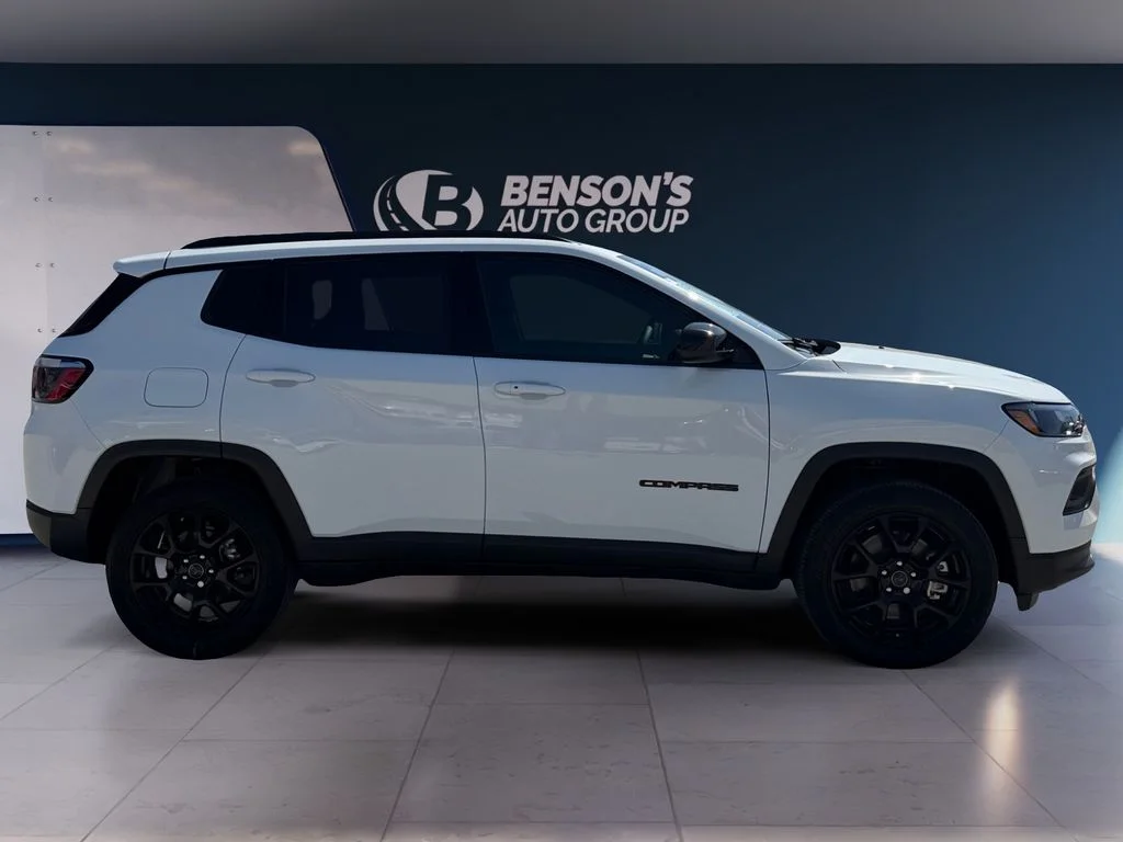 New 2026 White Jeep Latitude image 6