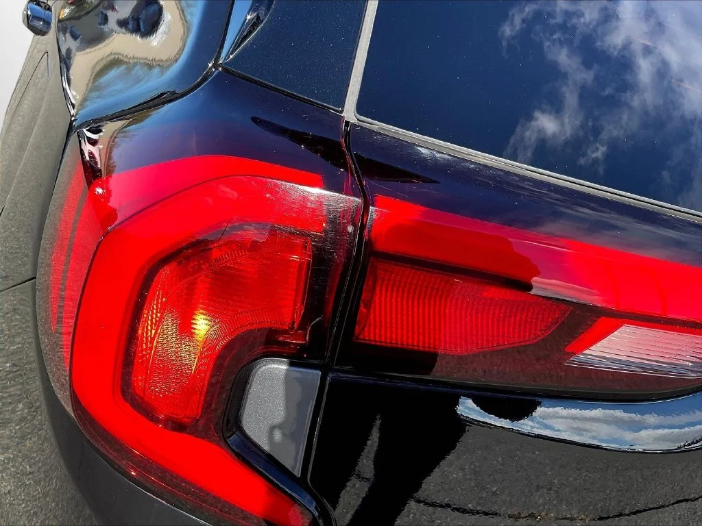 Used 2020 Ebony Twilight Metallic GMC SLE image 24