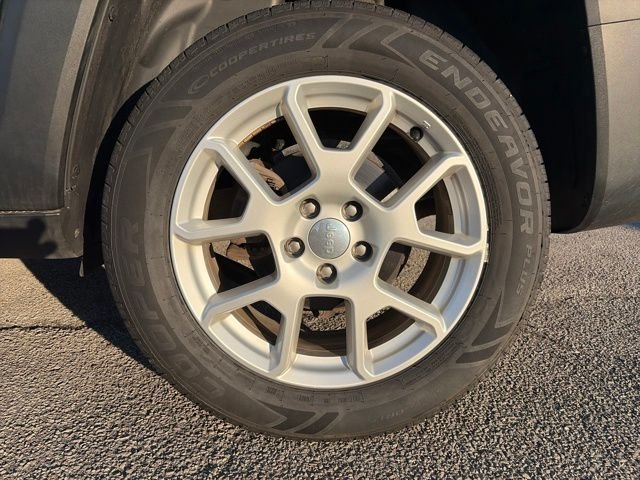 Used 2019 Black Clearcoat Jeep Latitude image 24