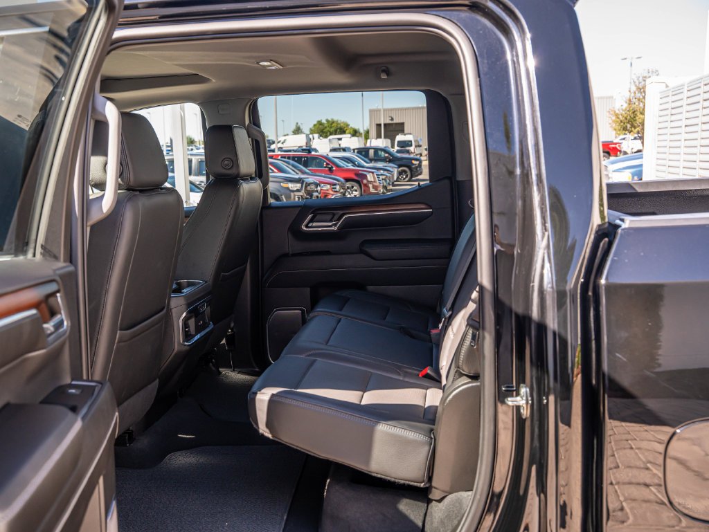 Used 2024 Onyx Black GMC Denali image 43