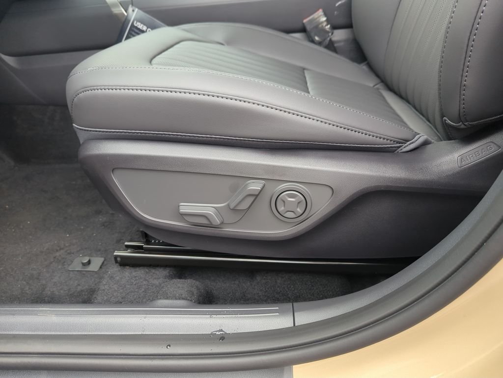 New 2027 Terrain Brown Kia X-Line S image 13