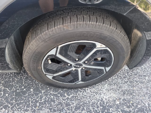Used 2023 Gray Kia SX image 7