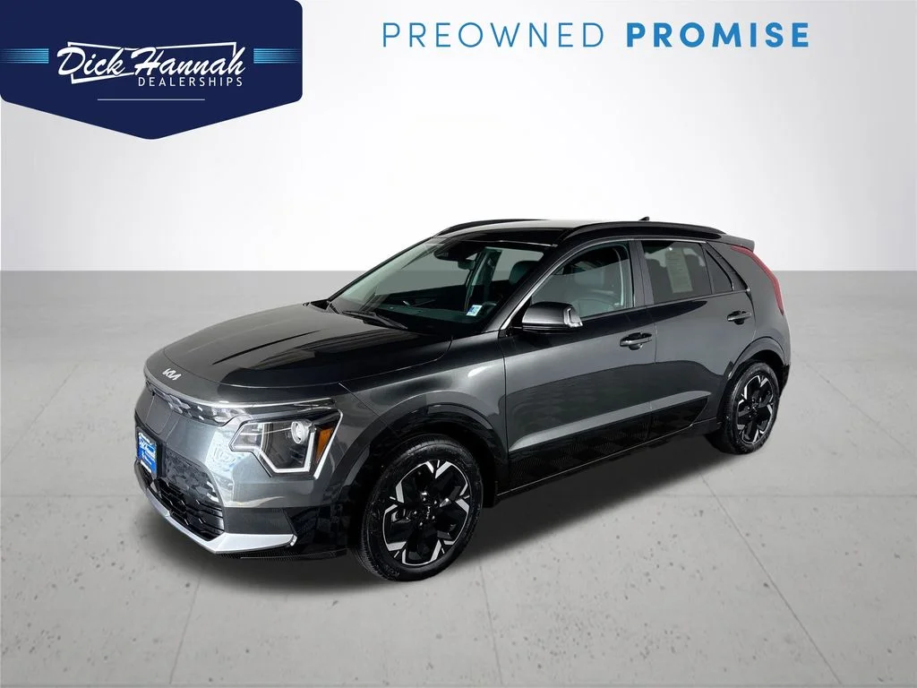 Used 2024 Gray Kia Wind image 1