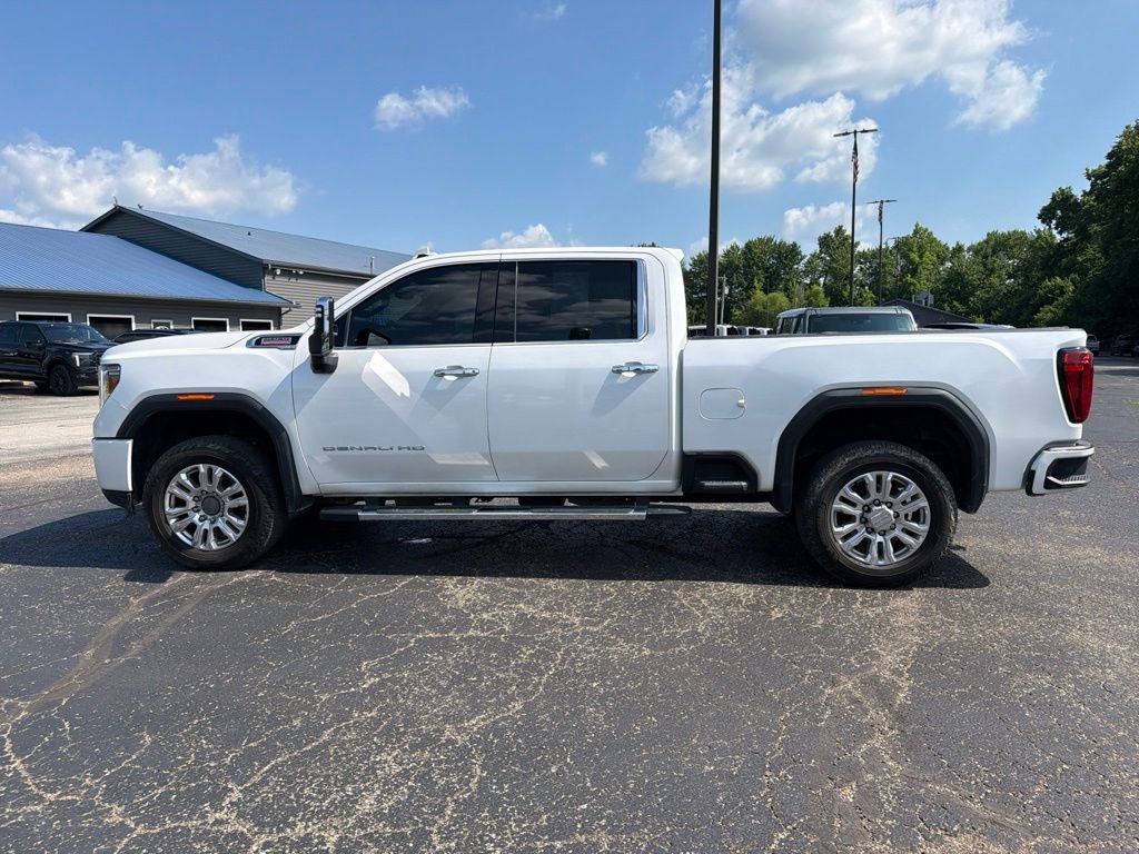 Used 2023 White GMC Denali image 3