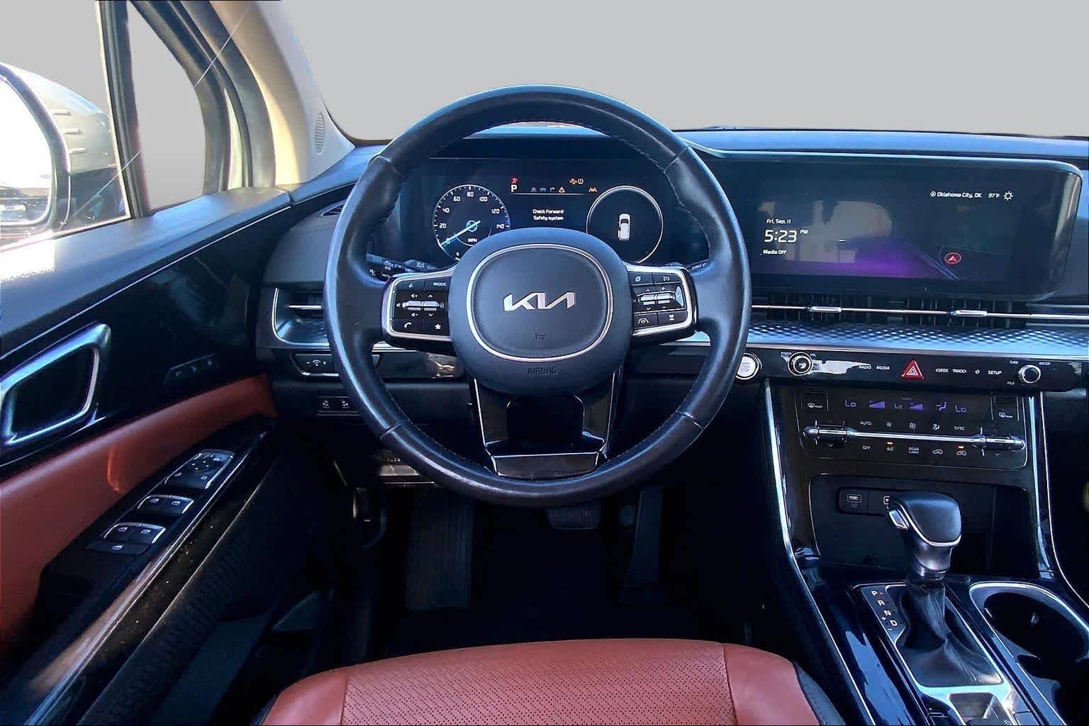 Used 2024 Ceramic Silver Kia SX Prestige image 6