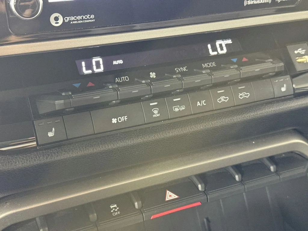 Used 2022  Toyota SR5 image 19