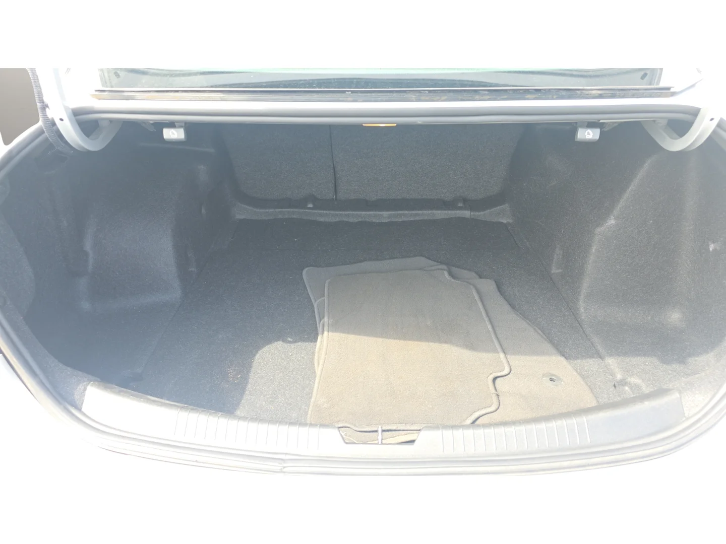 Used 2022 Silver Chevrolet LS image 20