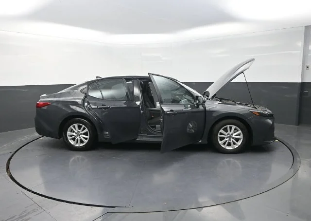 Used 2026  Toyota LE image 46