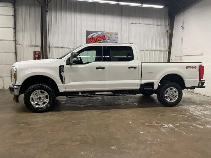 New 2026 Oxford White Ford F-350® XLT image 5