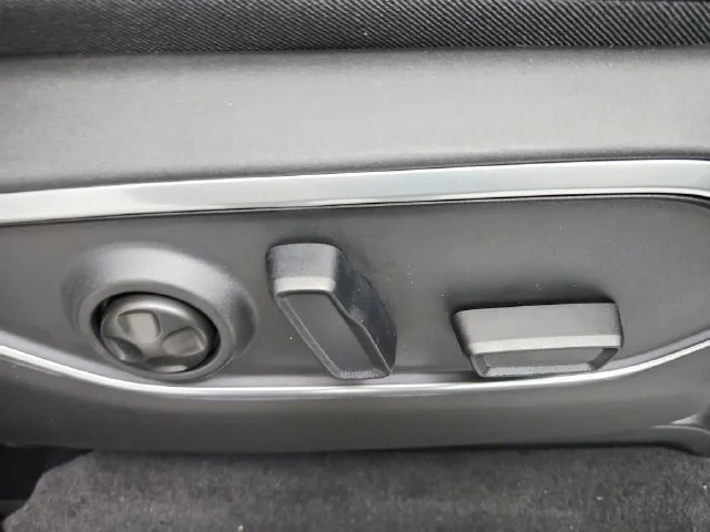 New 2026 Steel Blue Exterior Paint Jeep Limited Reserve image 48