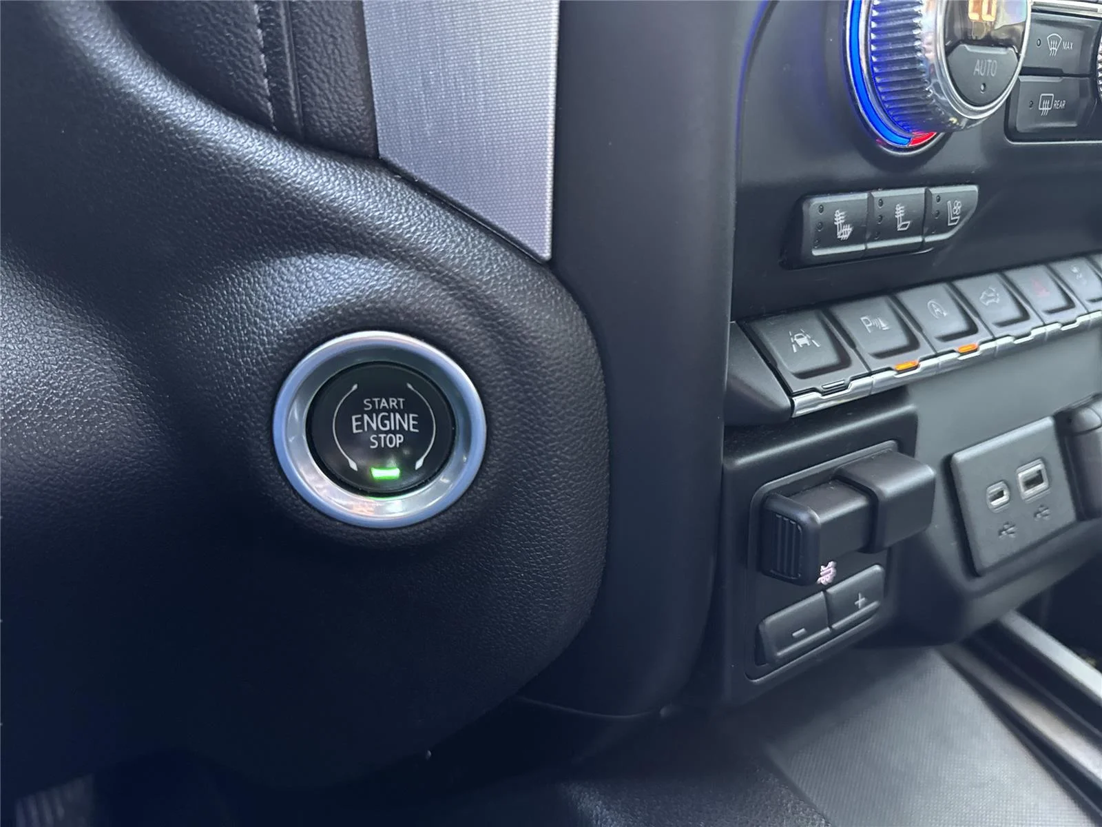Used 2019 Pacific Blue Metallic GMC SLT image 28