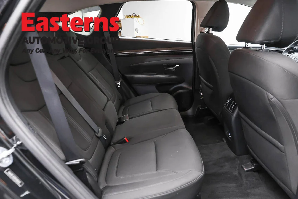 Used 2023 Black Hyundai SEL image 24