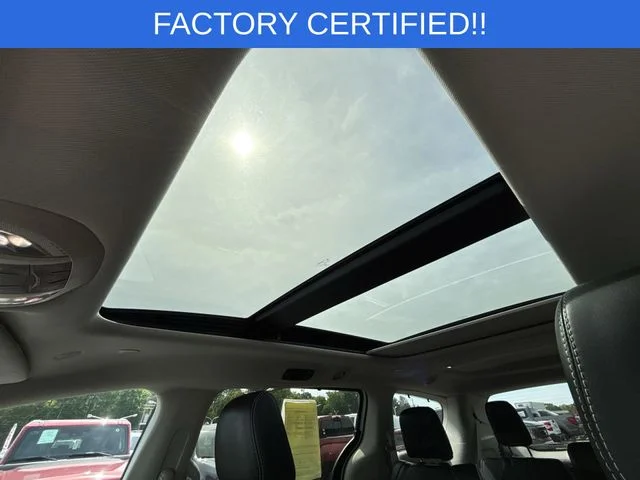 Used 2024 White Chrysler Limited image 16