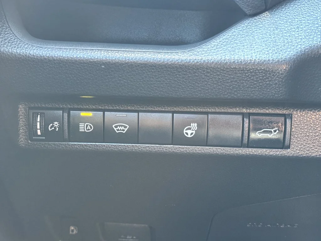 Used 2025 Silver Toyota XLE image 30