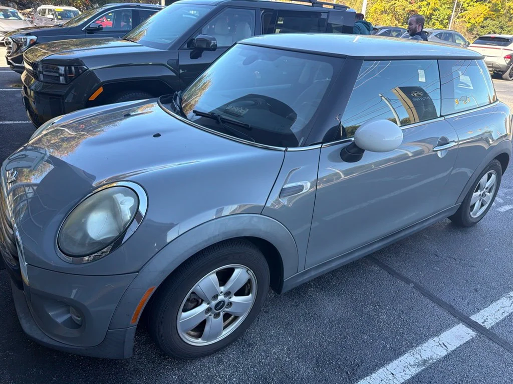 Used 2016 Gray Metallic MINI Base image 3