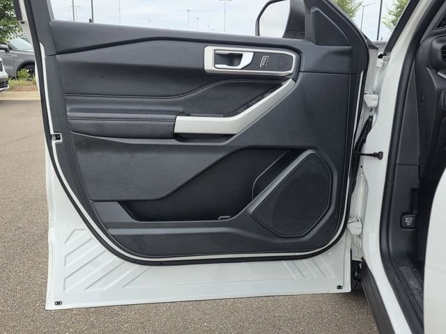 Used 2023 White Ford XLT image 16
