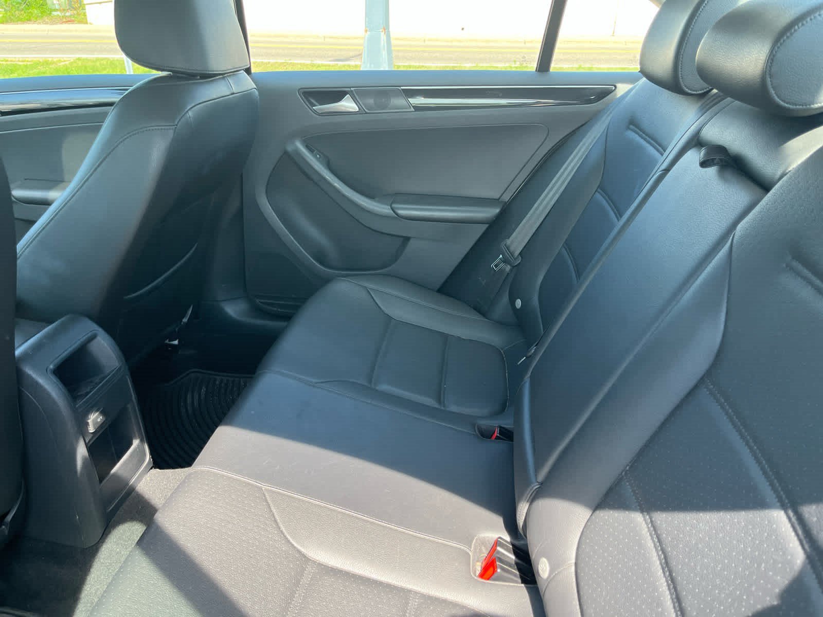 Used 2017 Platinum Gray Metallic Volkswagen 1.8T SEL image 14