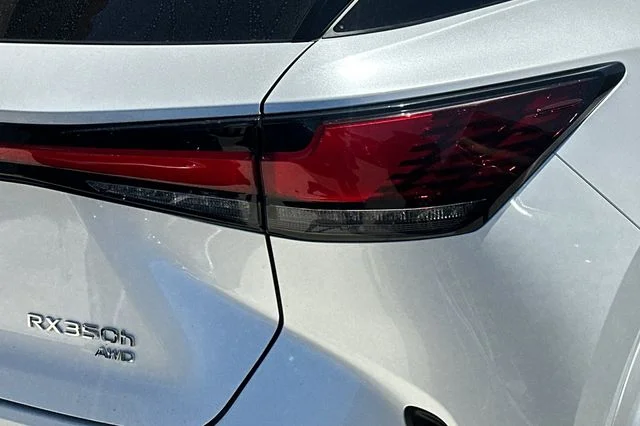 Used 2025 White Lexus 350h Luxury image 7