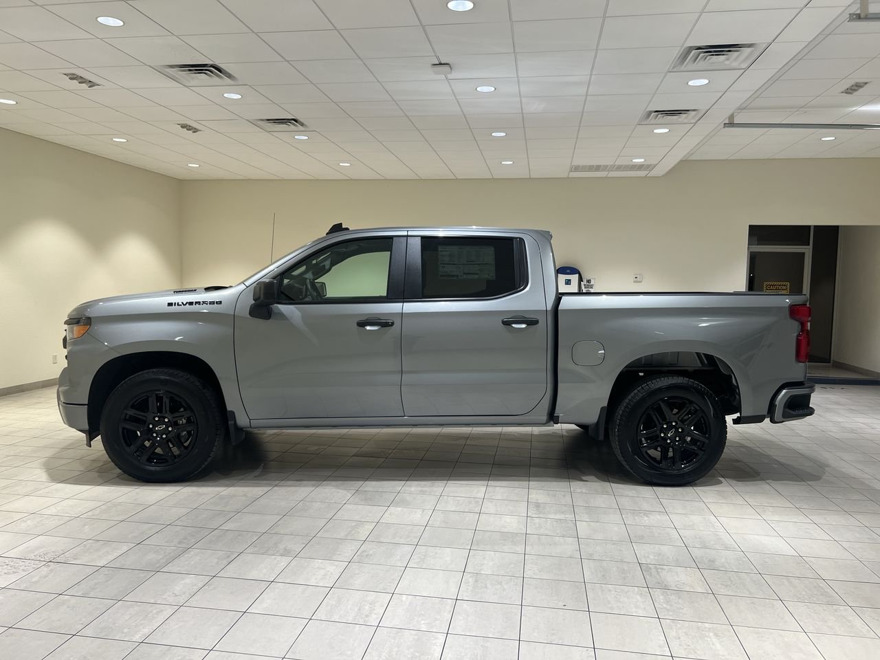2025 Chevrolet Silverado 1500 Custom - Photo 39