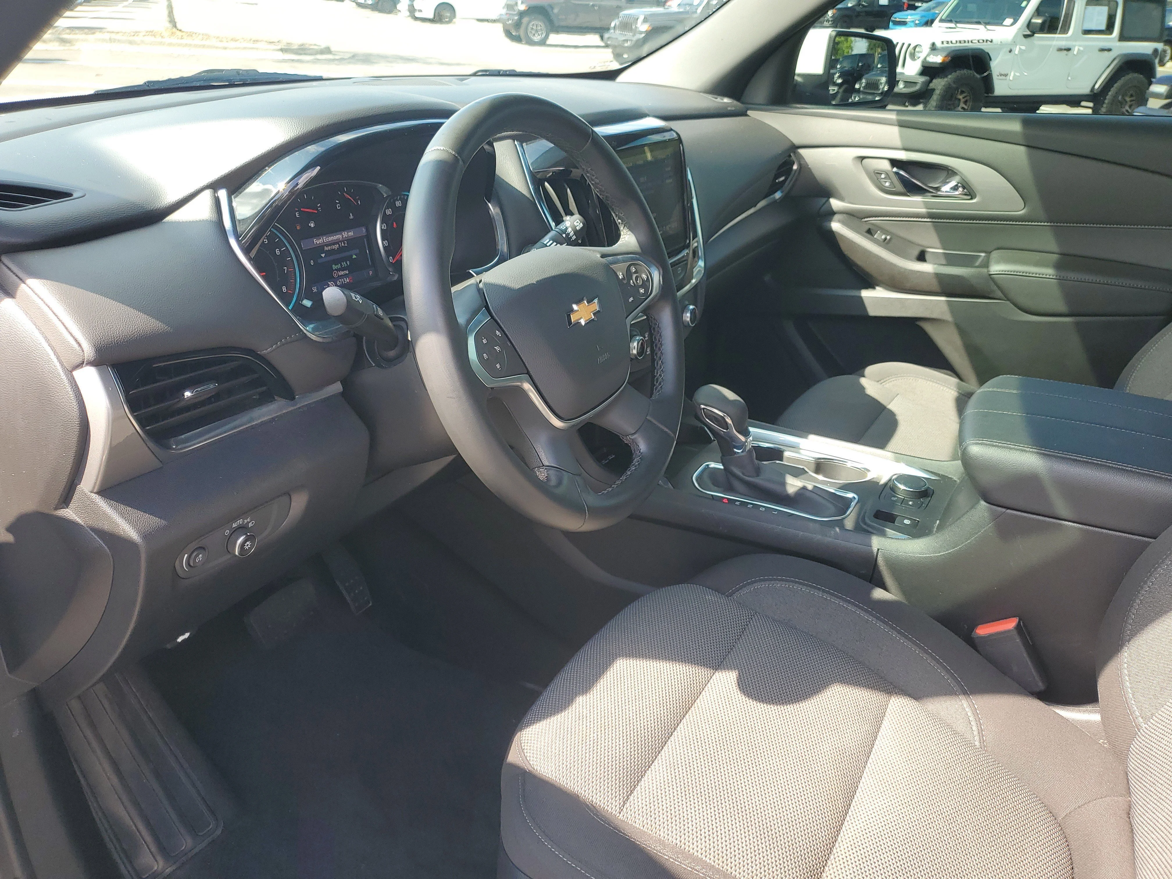 Used 2023 Summit White Chevrolet LT Cloth image 10
