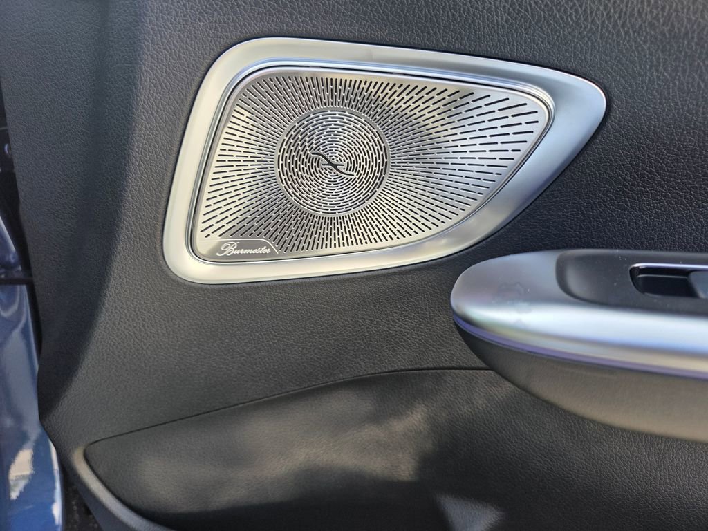 New 2026 Twilight Blue Metallic Mercedes-Benz C 300 image 47