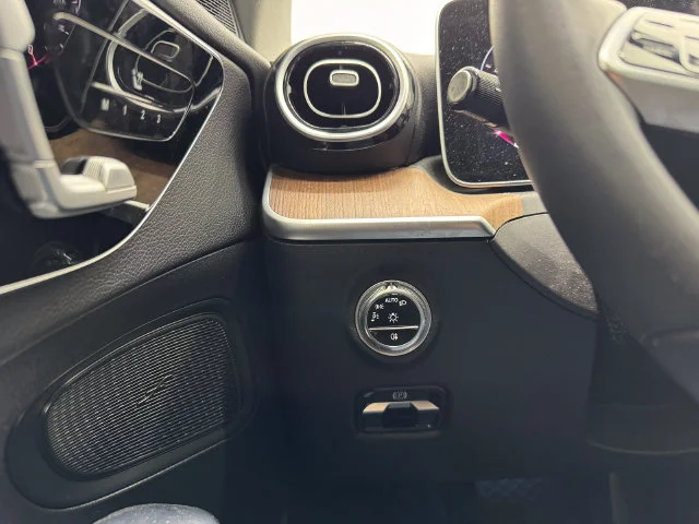 Used 2022 White Mercedes-Benz C 300 image 36