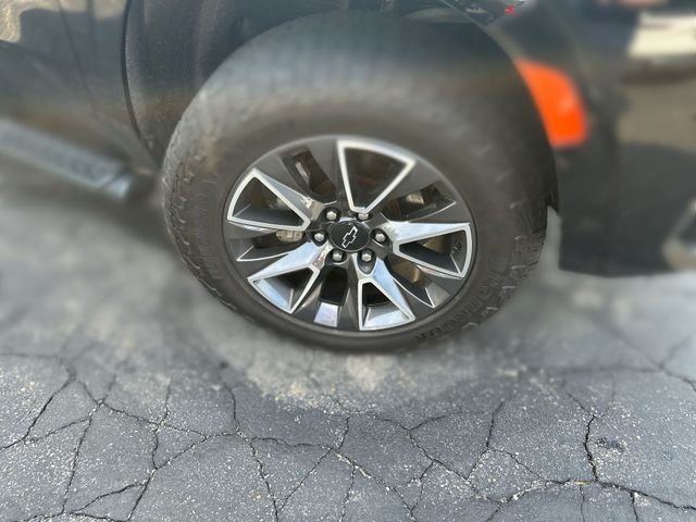 Used 2021 Black Chevrolet Z71 image 11