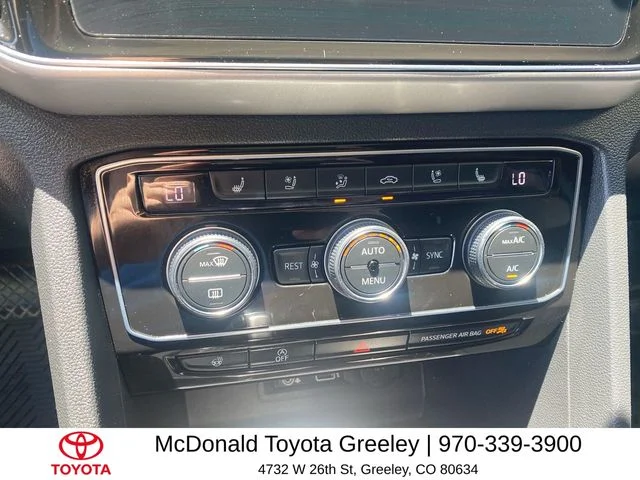 Used 2019 Silver Volkswagen SEL Premium image 19