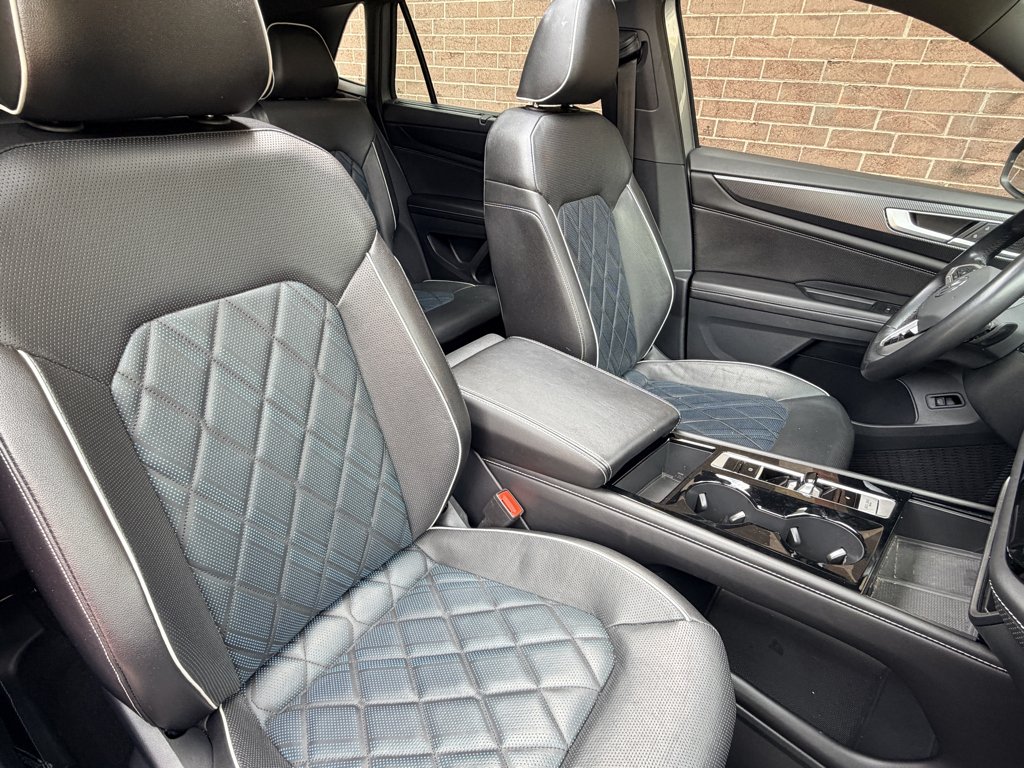 Used 2024 Silver Mist Metallic Volkswagen 2.0T SEL Premium R-Line image 19