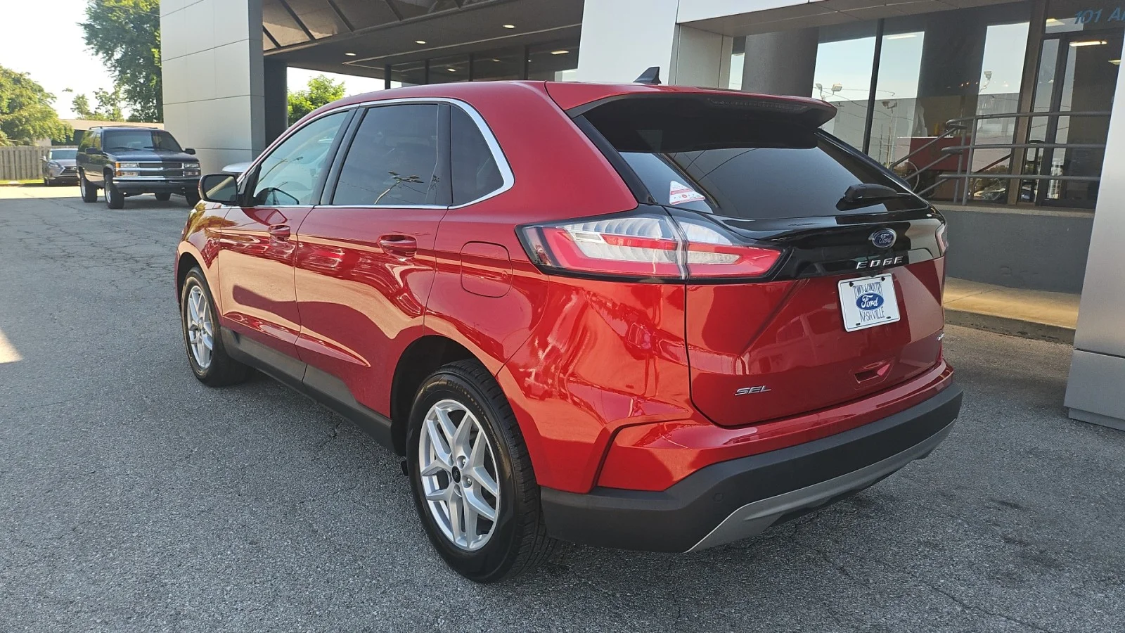 Used 2024 Red Ford 2024 FORD EDGE SEL 4DR SUV 112.2 WB AWD image 3