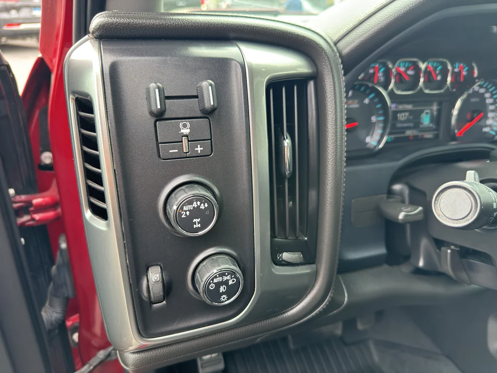 Used 2018 Cajun Red Tintcoat Chevrolet LTZ image 21
