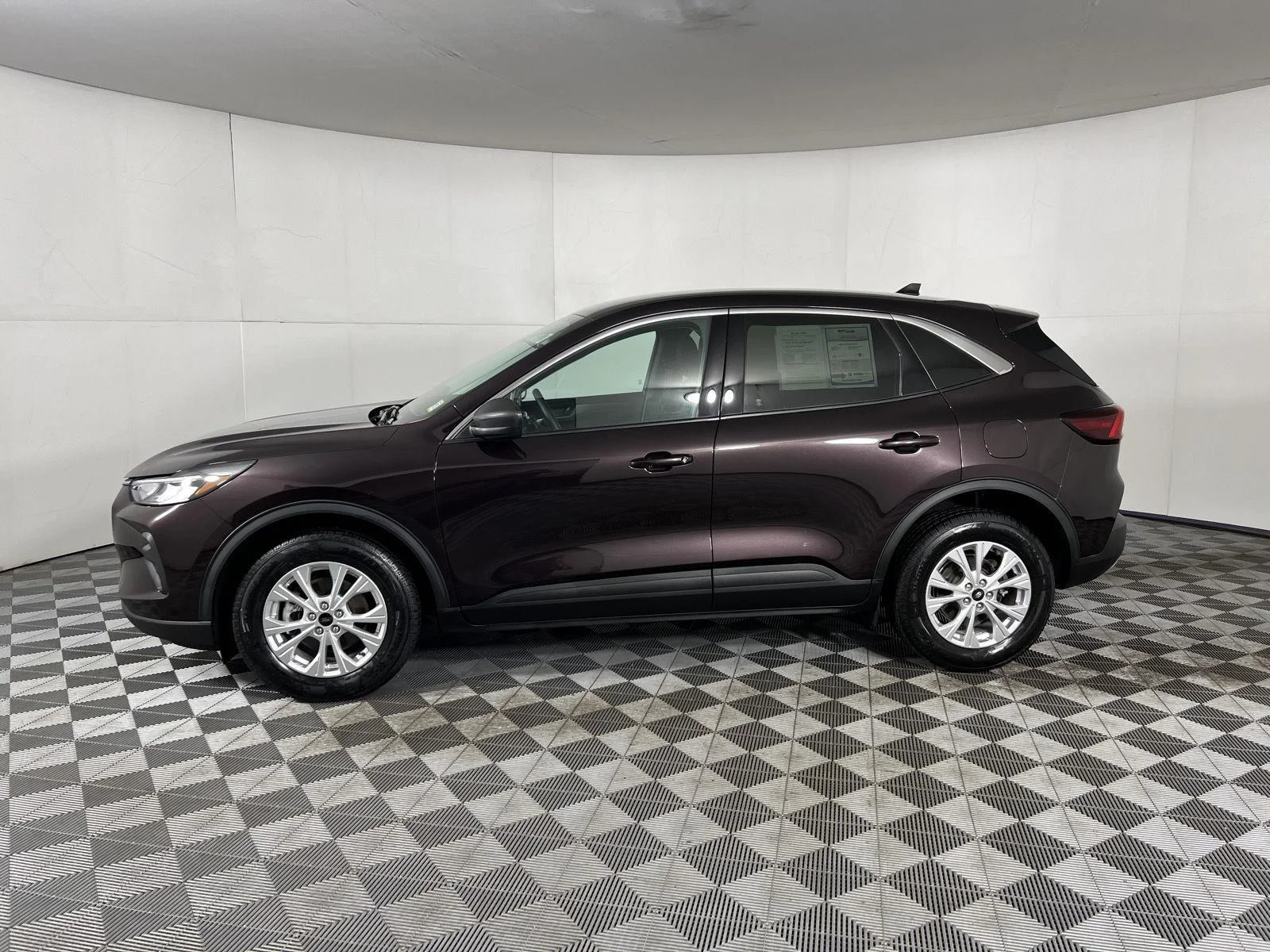 Used 2023 Cinnabar Red Ford Active image 15