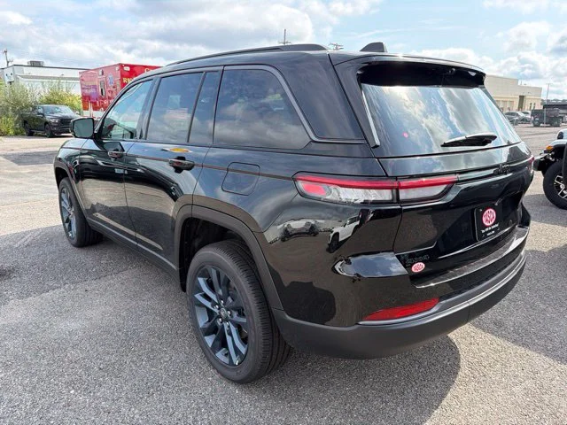 New 2026 Black Jeep  image 5