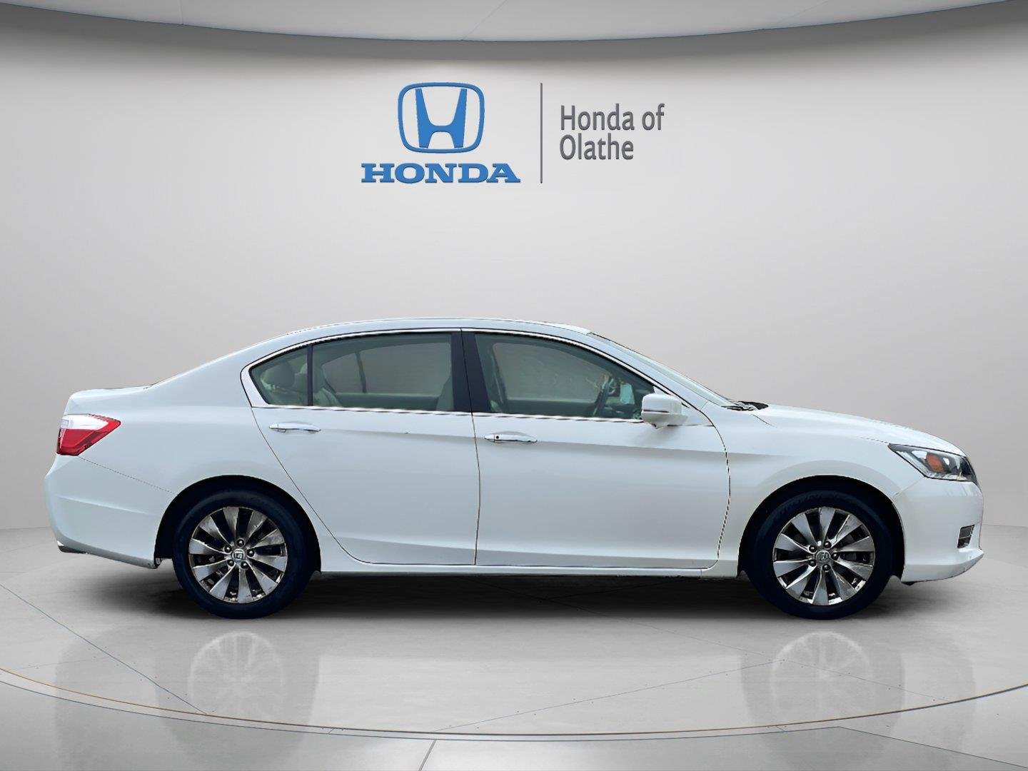 Used 2013 Honda Accord EX-L V6 with VIN 1HGCR3F88DA013601 for sale in Kansas City