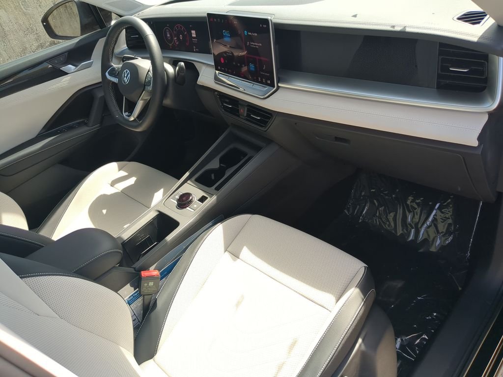 New 2026 Black Volkswagen 2.0T SE image 11