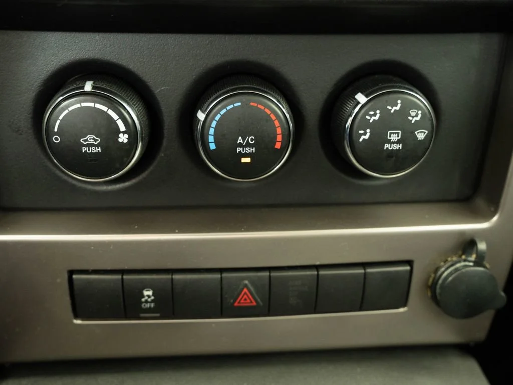 Used 2012 Bright White Clearcoat Jeep Sport image 32