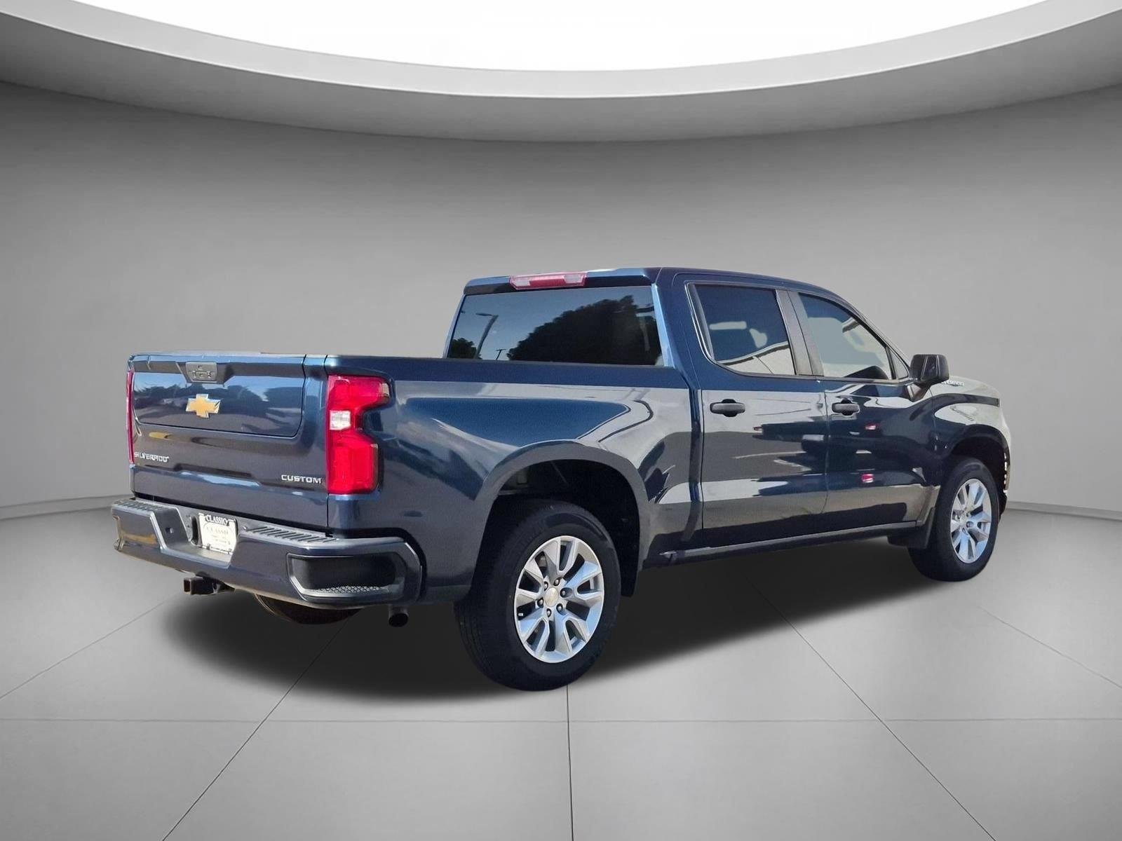 Used 2022 Northsky Blue Metallic Chevrolet Custom image 5