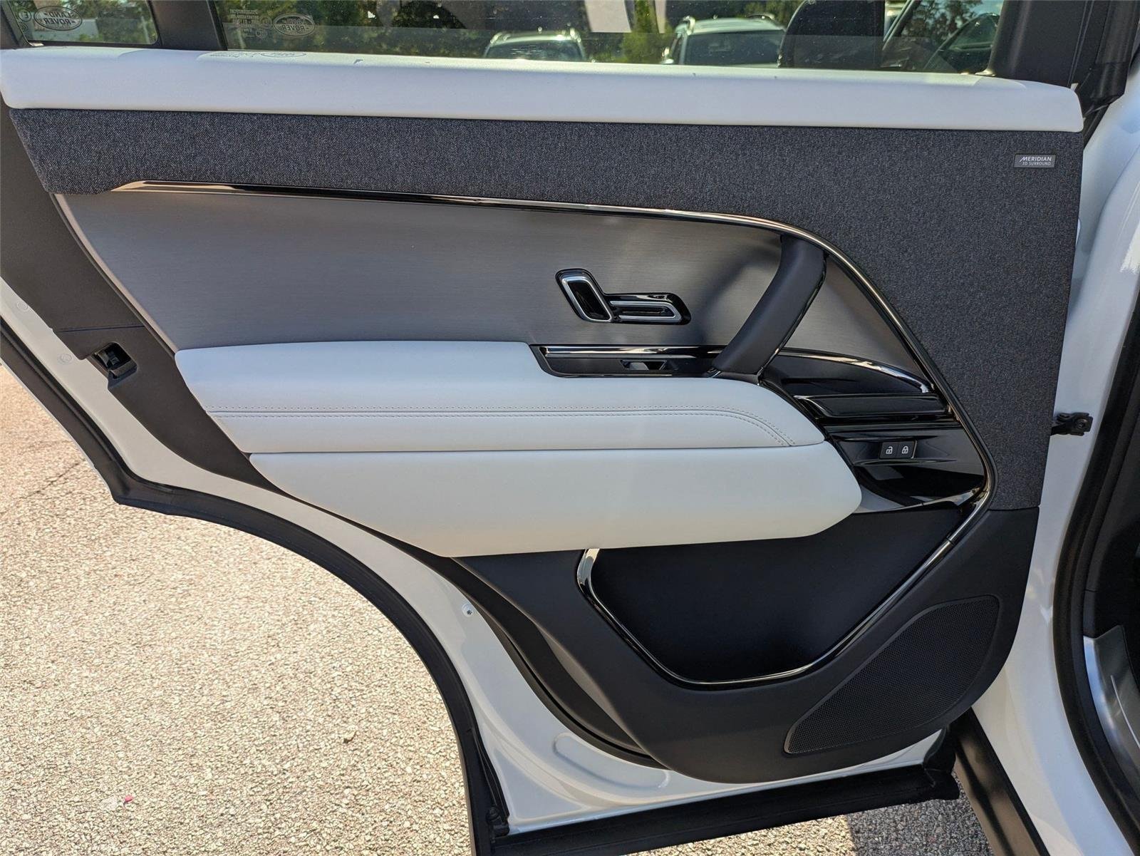 New 2026 Fuji White Land Rover SE image 25