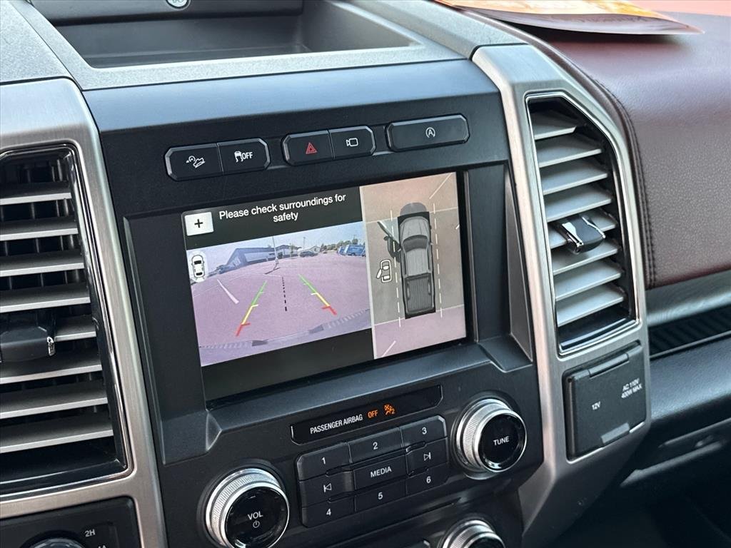 Used 2018 White Platinum Metallic Tri-Coat Ford Platinum image 25