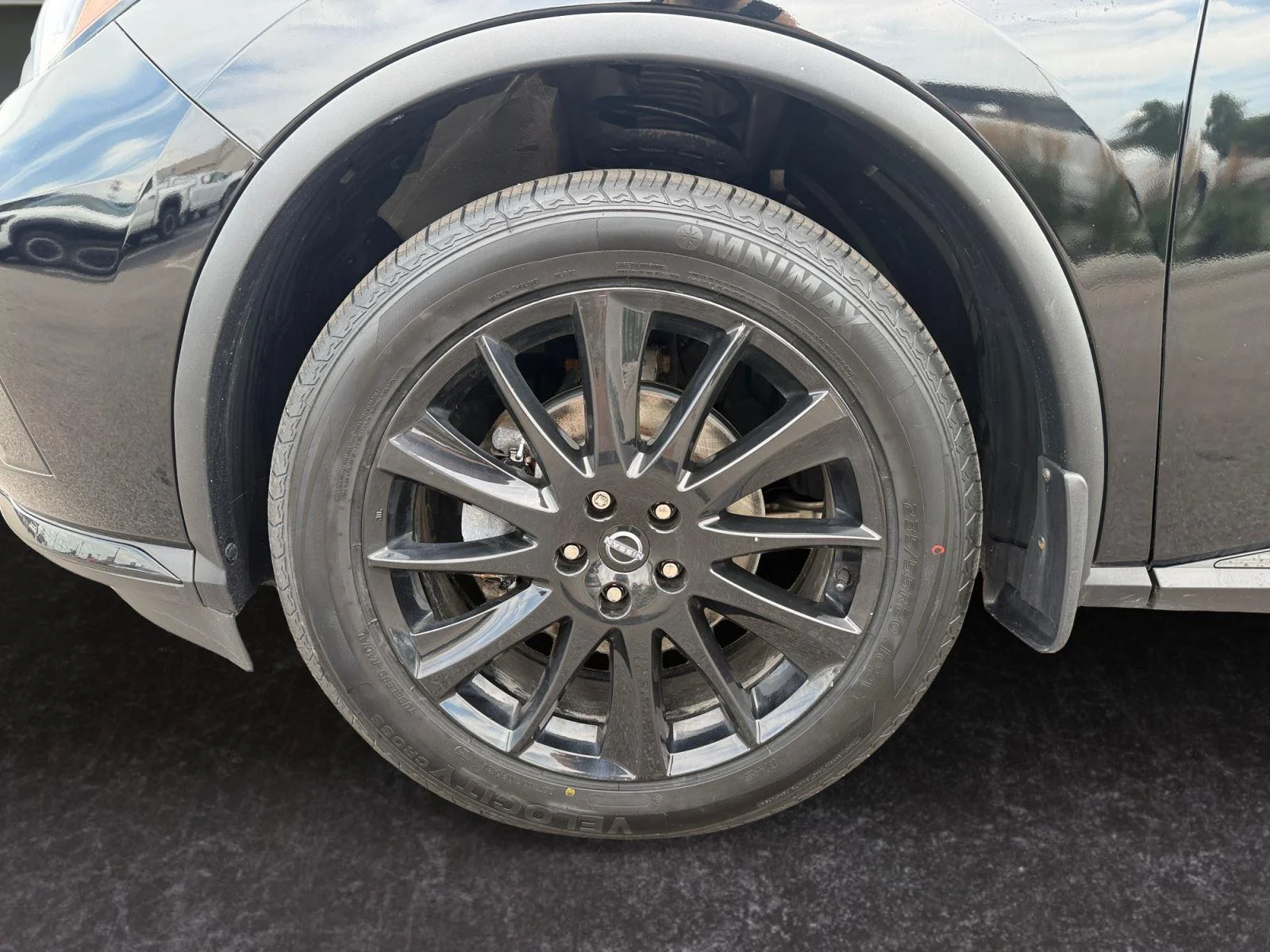 Used 2023 Super Black Nissan SL image 28