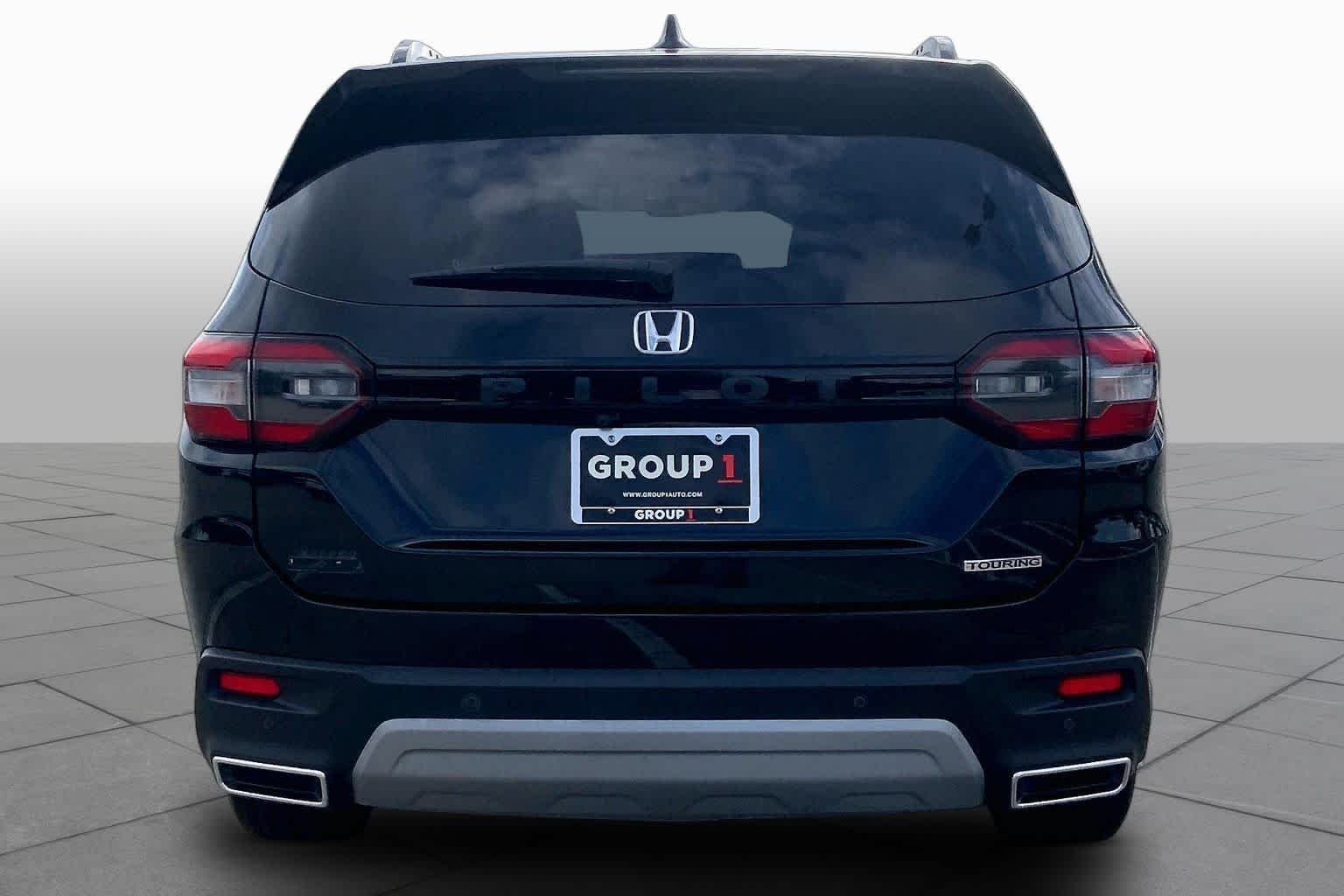 Used 2023 Crystal Black Pearl Honda Touring image 5