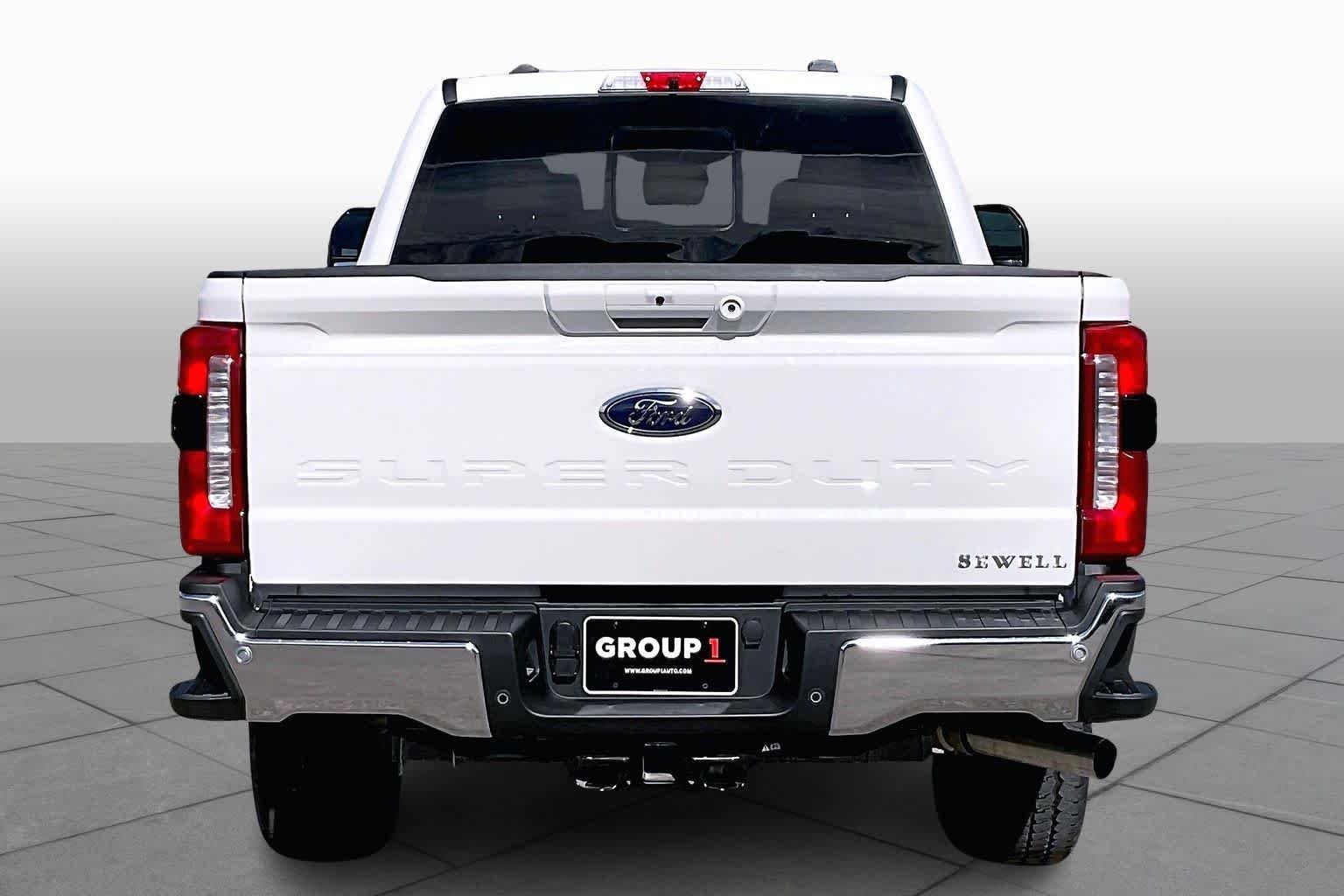 New 2026 Star White Metallic Tri-Coat Ford F-250® Lariat® image 4