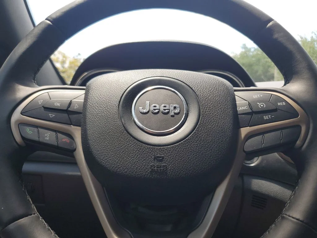 Used 2017 Gray Jeep Laredo image 22