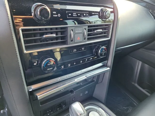 Used 2022 White Nissan SL image 32