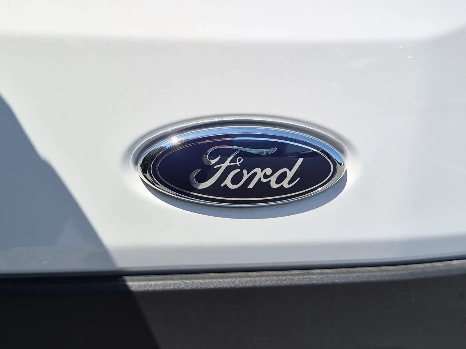 Certified Used 2025 Oxford White Ford  image 19