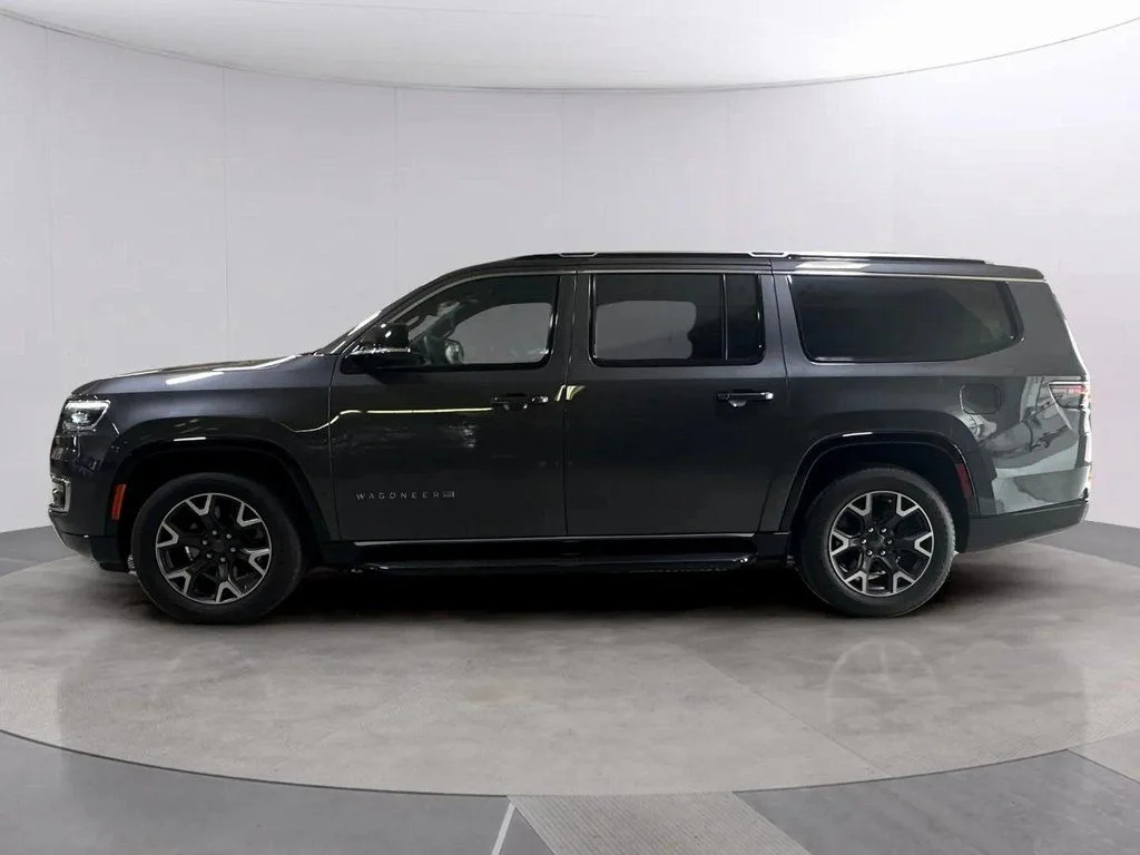 2023 Jeep Wagoneer L Series III - Photo 6